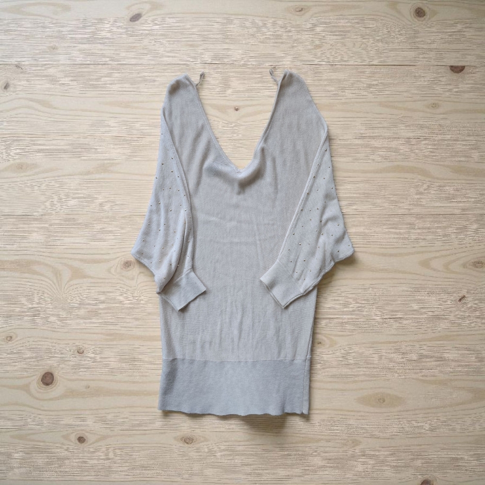 White House Black Market Cream V-Neck Sweater - Picture 2 of 8